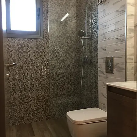 First House Apartman Himara