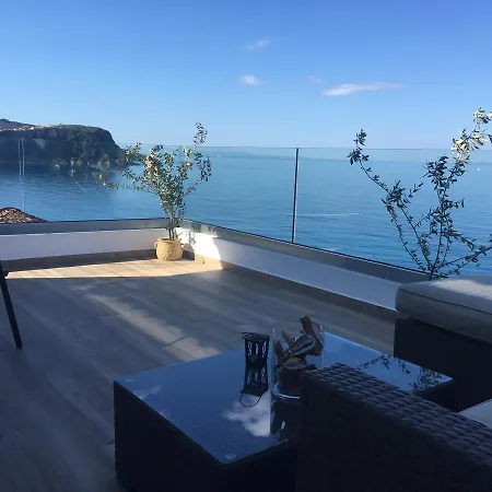 First House Appartamento