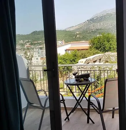 Apartman First House