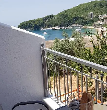 Appartement First House *