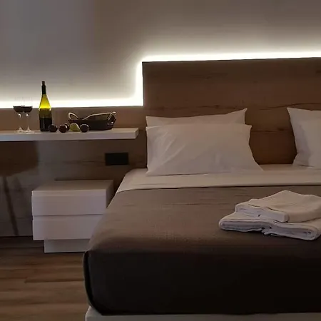 First House Apartman Himara