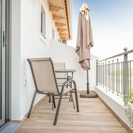 Apartman First House Himara