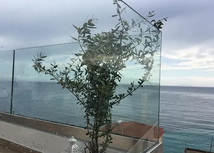 First House * Himarë