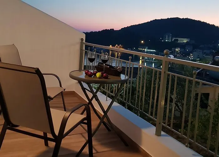 First House * Himarë