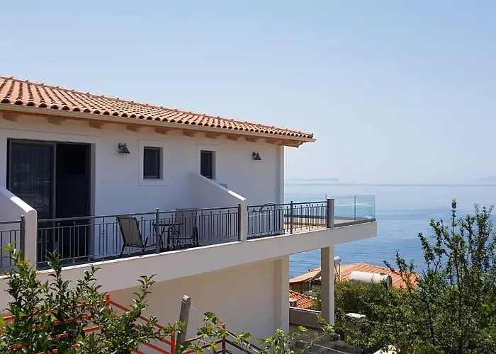 Daire First House Himarë