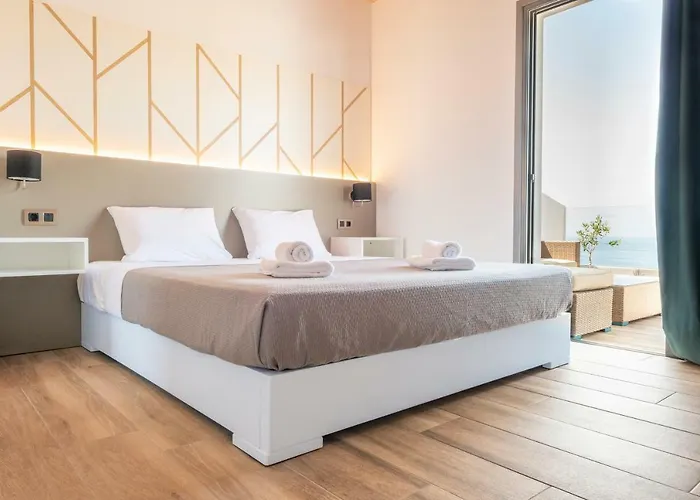 First House Daire Himarë