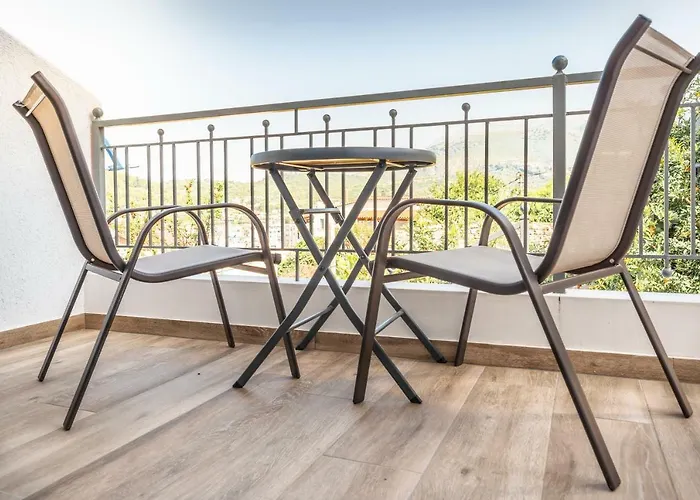 First House Daire Himarë