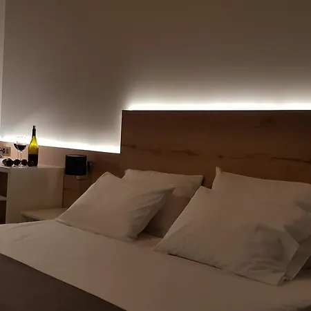 First House Apartment