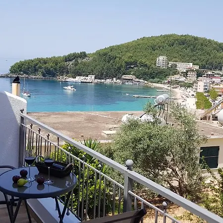 First House Lägenhet *