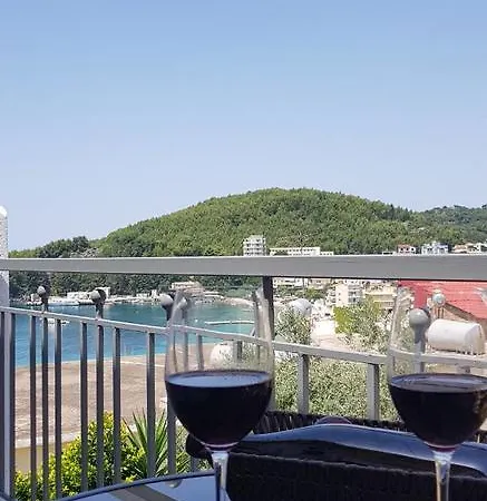 First House Appartement *