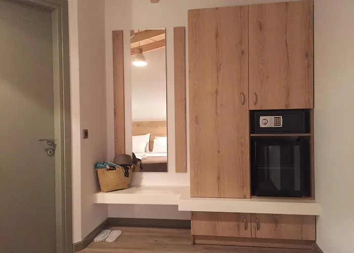 公寓 First House *