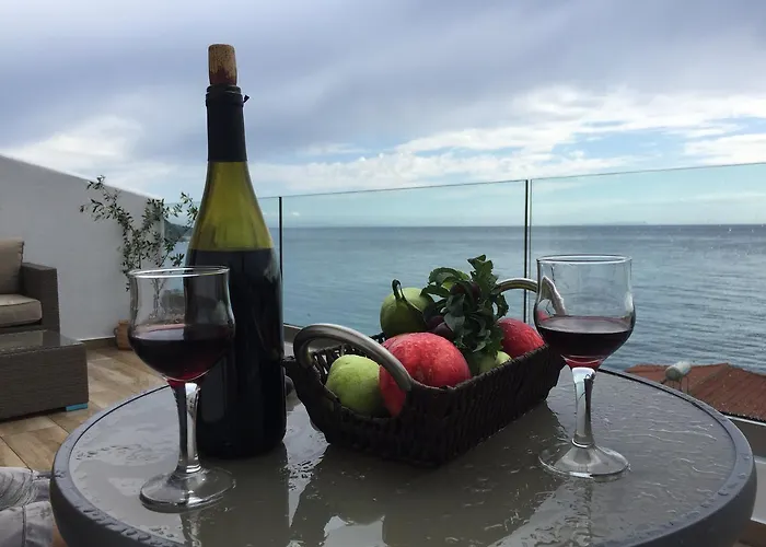 First House * 希马拉