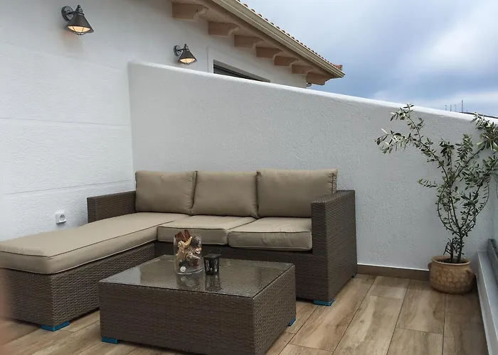 公寓 First House *